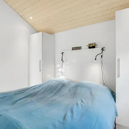 2 Bedroom In Casa vacanze *